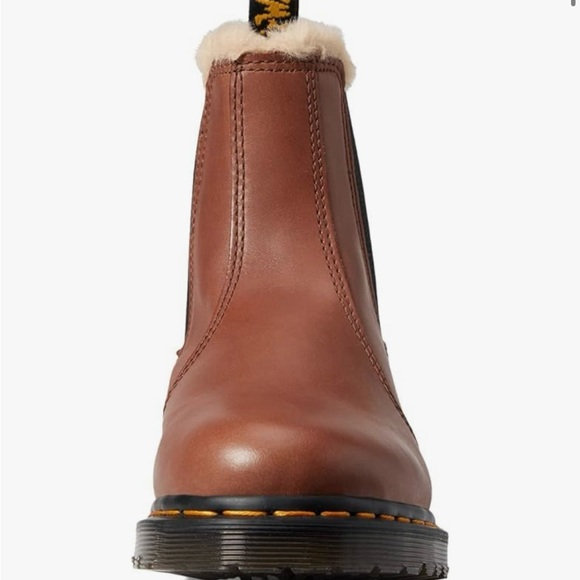 Dr. Martens 2976 faux fur lined Lenore Chelsea boots size 8. Color is Saddle. - Picture 2 of 5